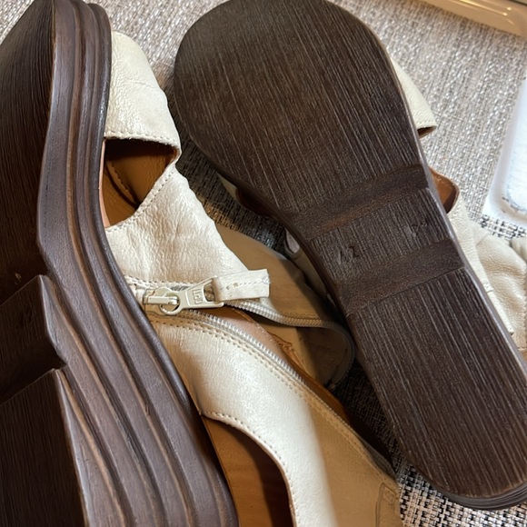 Miz Mooz cream, colored sandals - Picture 2 of 5